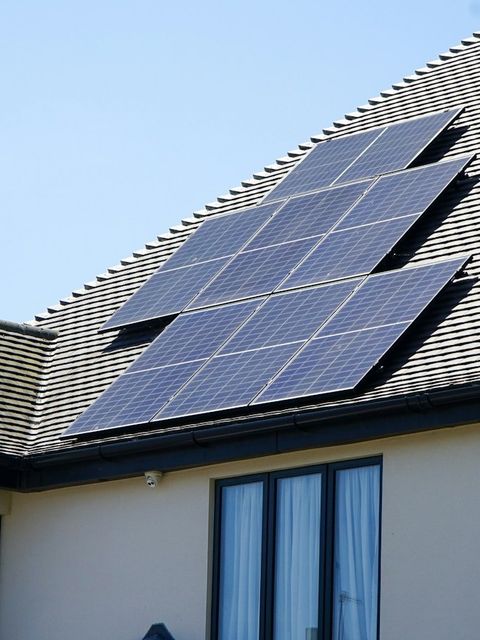 Maison avec panneaux solaires
